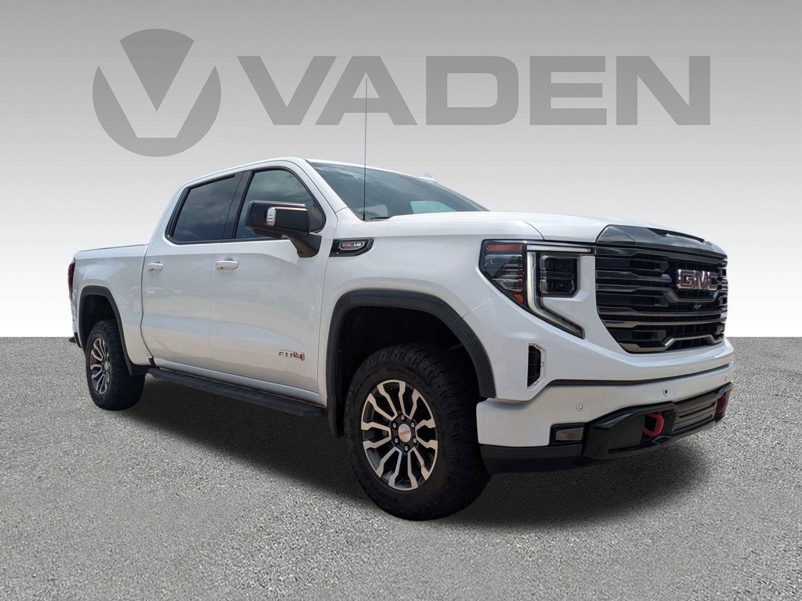 Used 2022 GMC Sierra 1500 AT4 w/ AT4 Premium Package AWD/4WD image 3