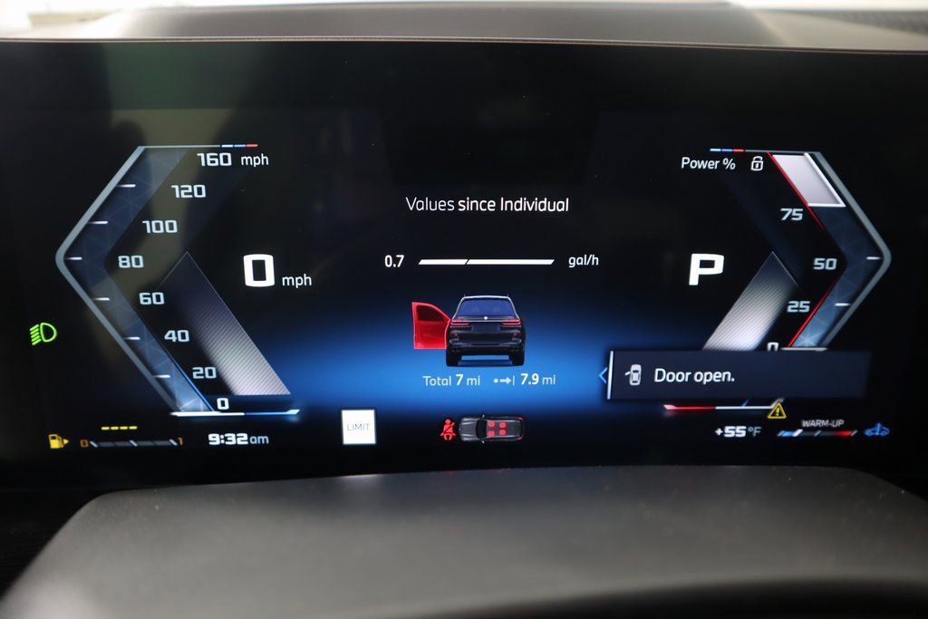 New 2025 BMW X7 M60i image 5