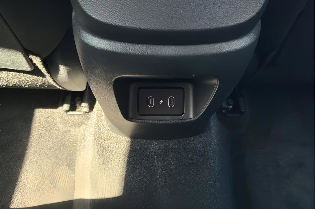 Certified 2025 Hyundai Elantra Sport image 15