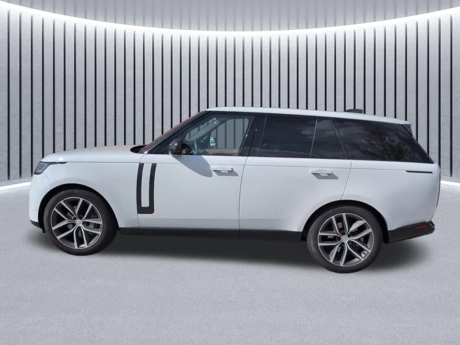 Used 2024 Land Rover Range Rover SE AWD/4WD image 17