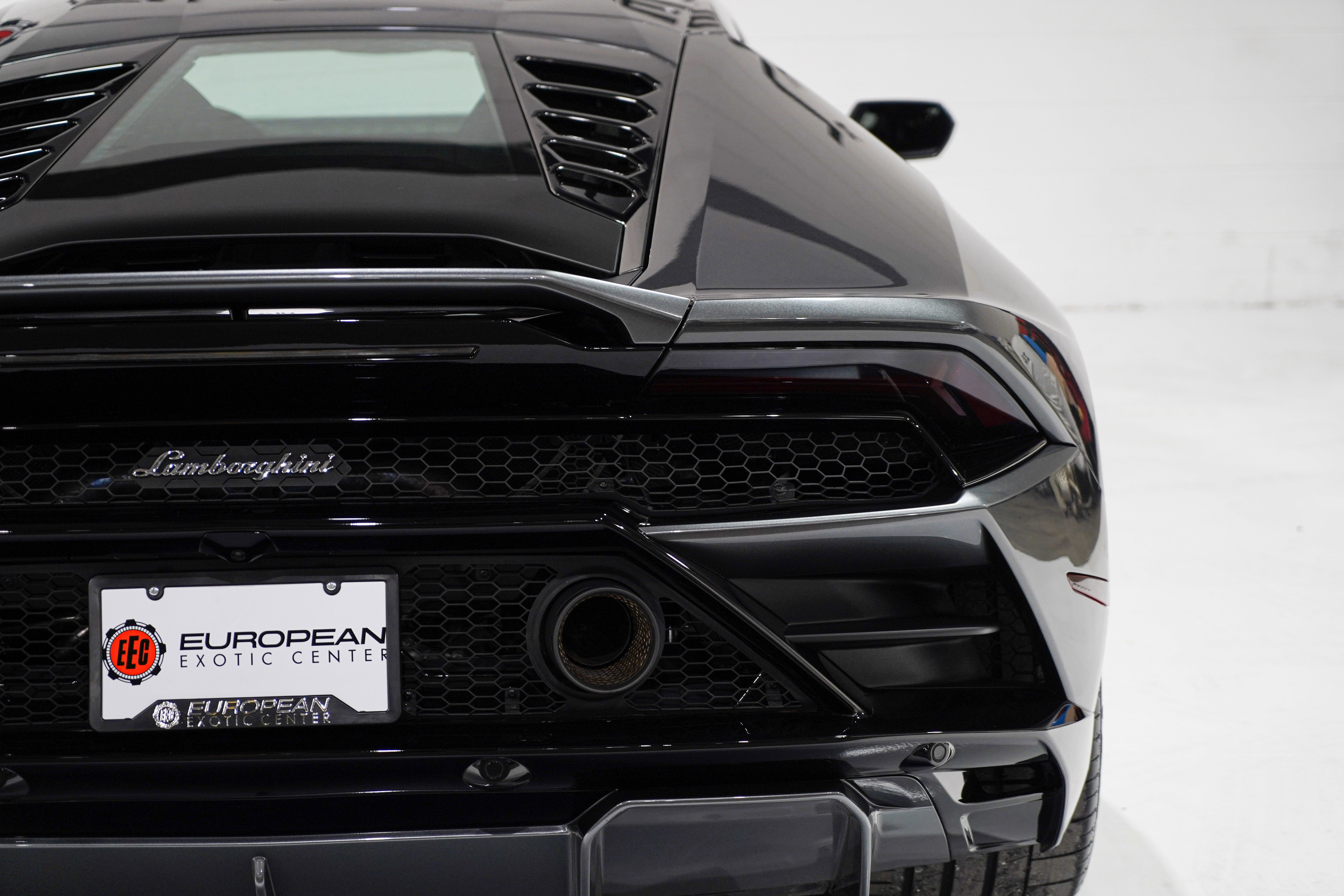 Used 2022 Lamborghini Huracan EVO RWD image 34