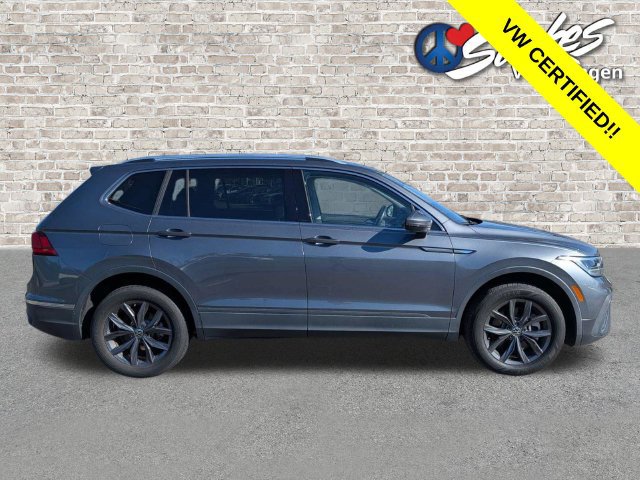 Certified 2023 Volkswagen Tiguan SE FWD image 3