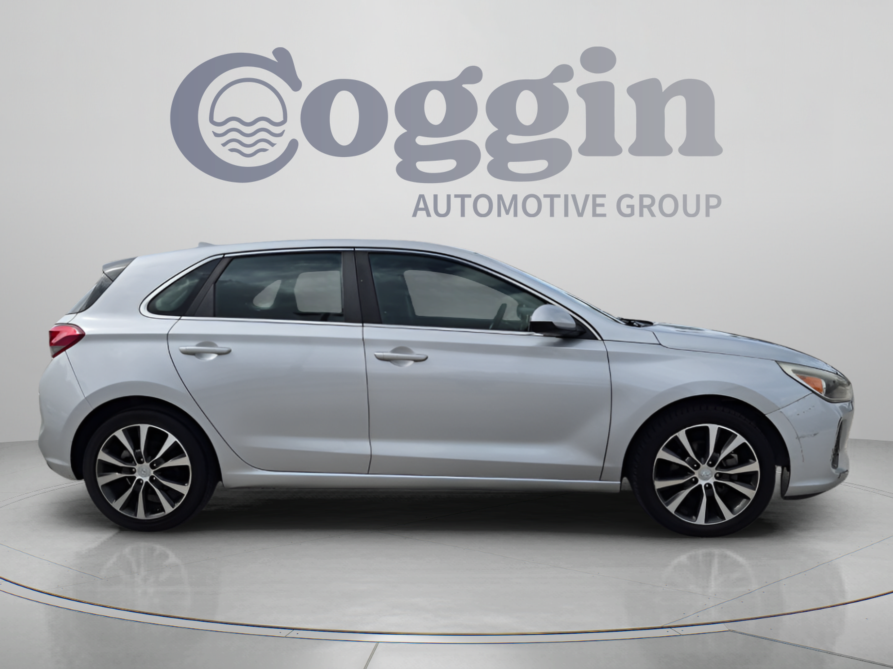 Used 2019 Hyundai Elantra GT FWD image 7