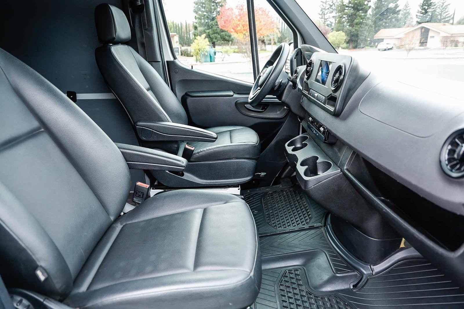 Used 2023 Mercedes-Benz Sprinter 144 Cargo image 16