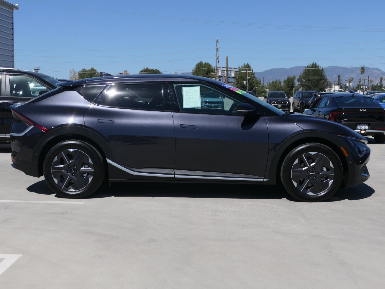 Certified 2025 Kia EV6 Light w/ Light LR Technology Package AWD/4WD image 2
