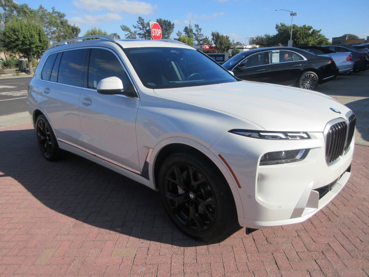 Used 2025 BMW X7 xDrive40i w/ Premium Package AWD/4WD image 90