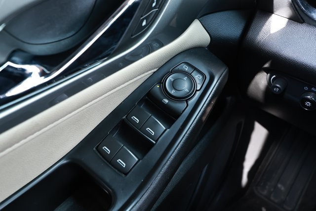 Used 2023 Chevrolet Traverse LS FWD image 18