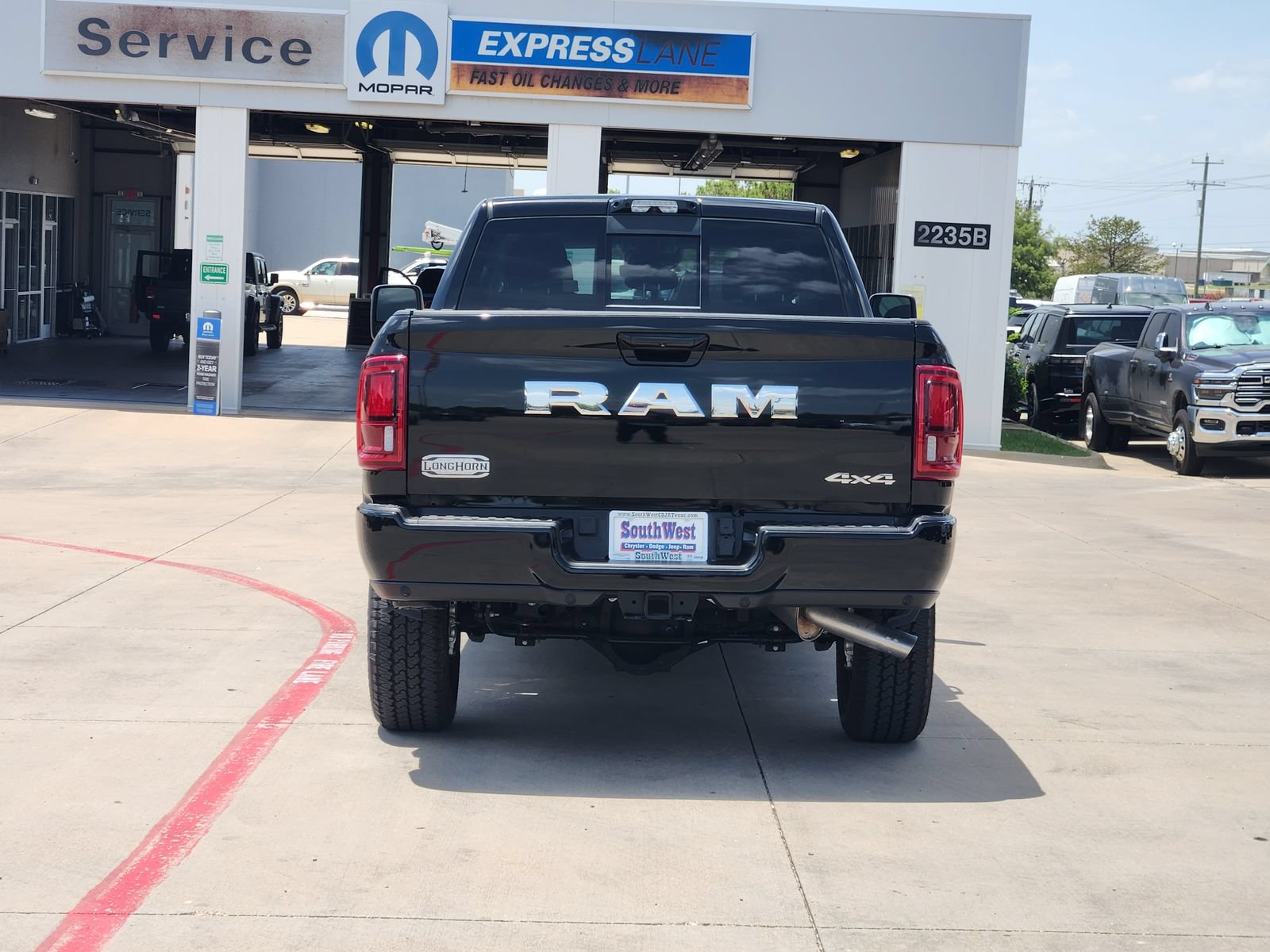 New 2026 RAM 2500 Limited AWD/4WD image 8