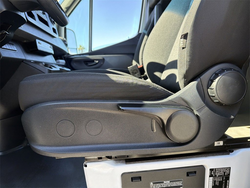 Used 2022 Mercedes-Benz Sprinter 2500 image 14