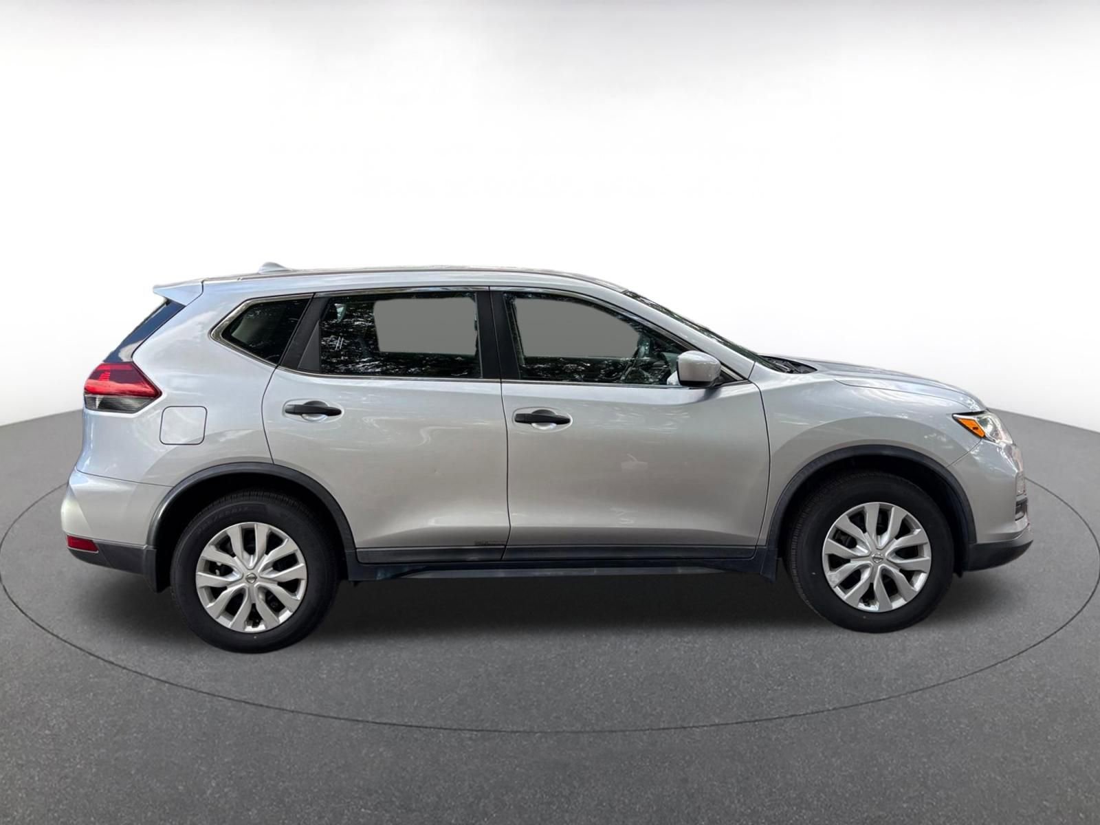 Used 2018 Nissan Rogue S AWD/4WD image 8