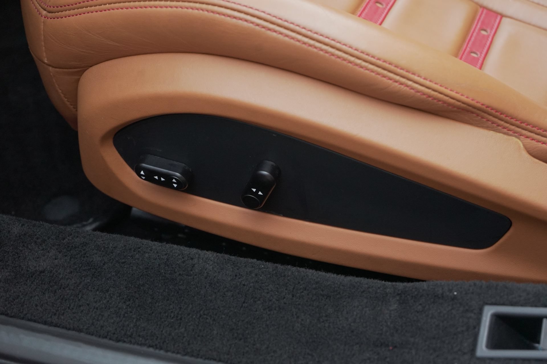 Used 2018 Ferrari 488 Spider RWD image 20