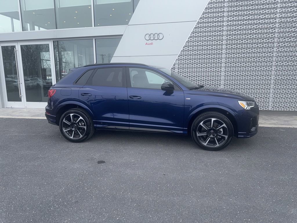 Used 2025 Audi Q3 2.0T Premium Plus w/ Premium Plus Package image 2