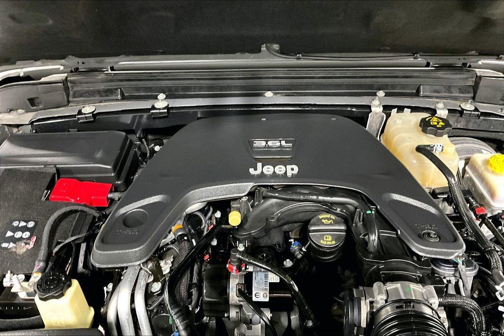 Used 2021 Jeep Wrangler Unlimited Rubicon AWD/4WD image 42
