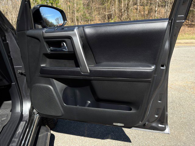 Used 2018 Toyota 4Runner Limited AWD/4WD image 36
