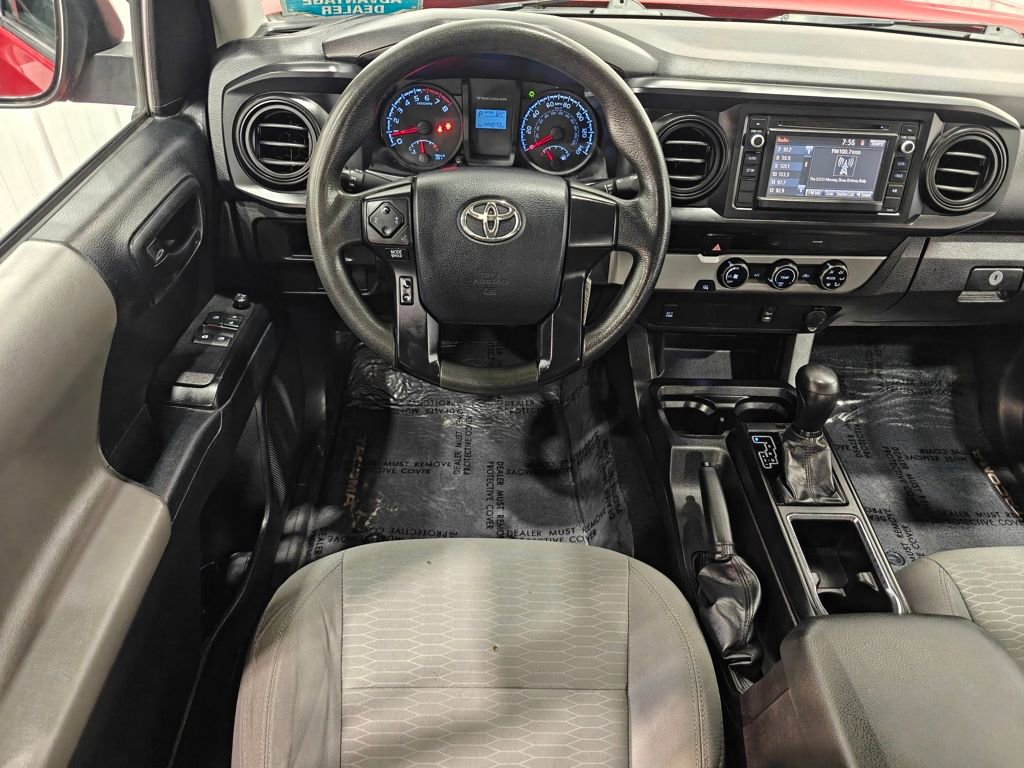 Used 2016 Toyota Tacoma SR image 4