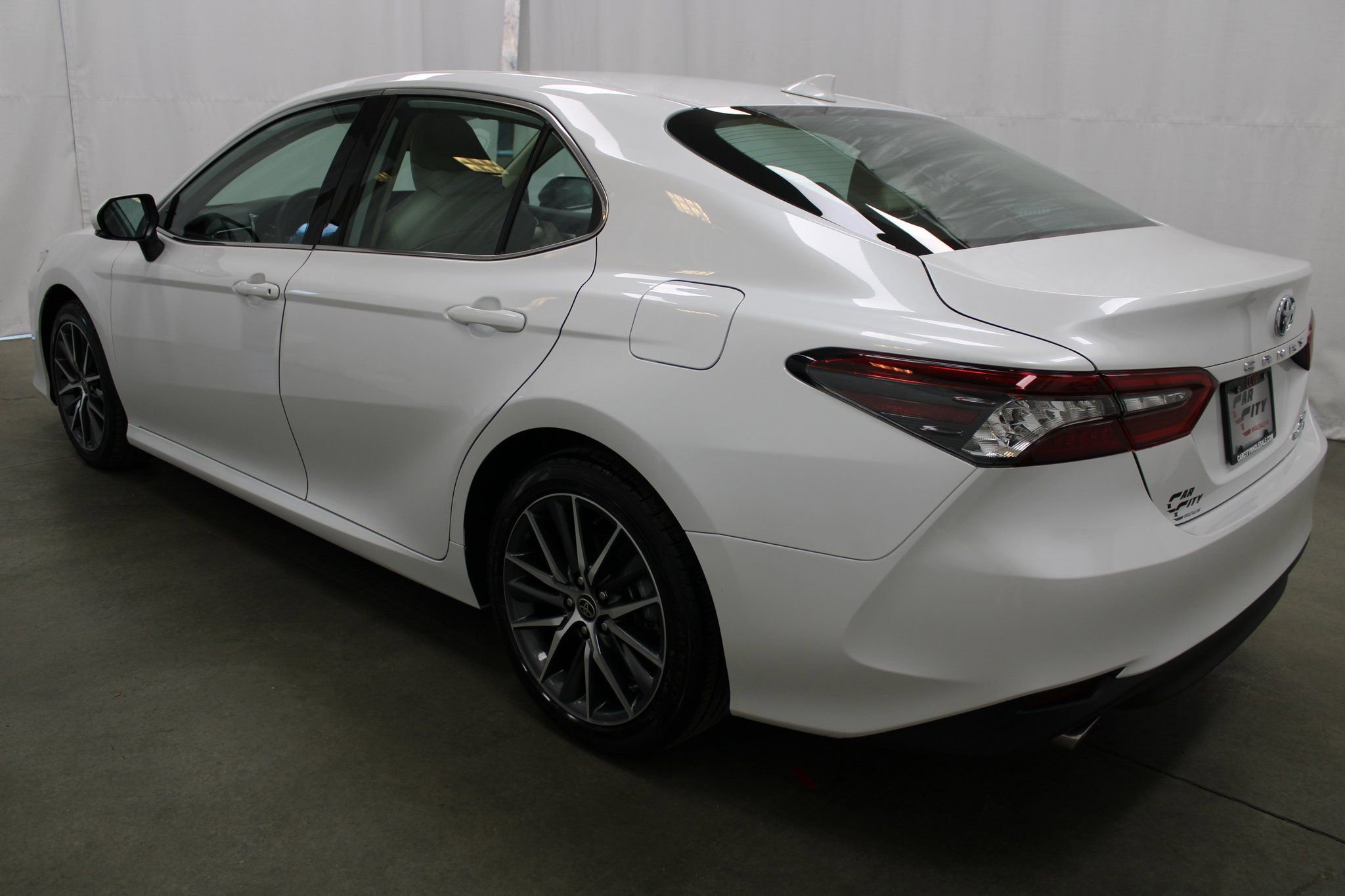 Used 2023 Toyota Camry XLE image 7