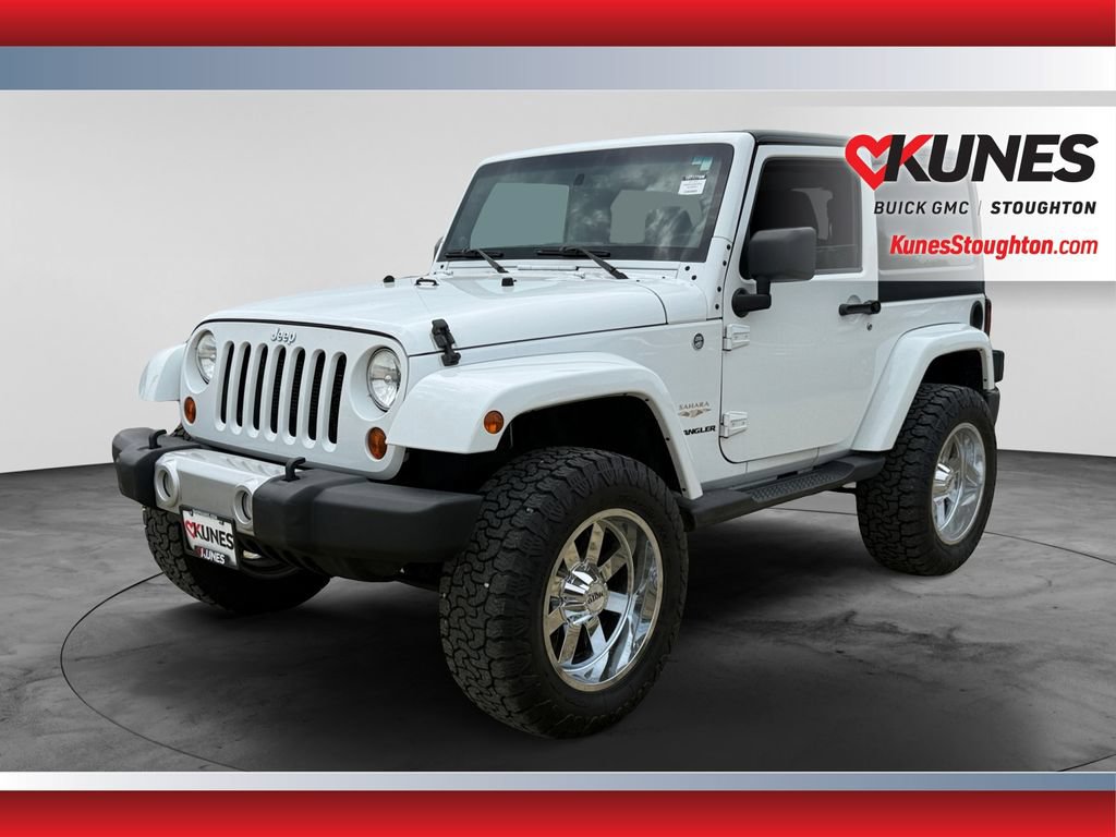 Used 2013 Jeep Wrangler Sahara w/ Dual Top Group AWD/4WD image 3