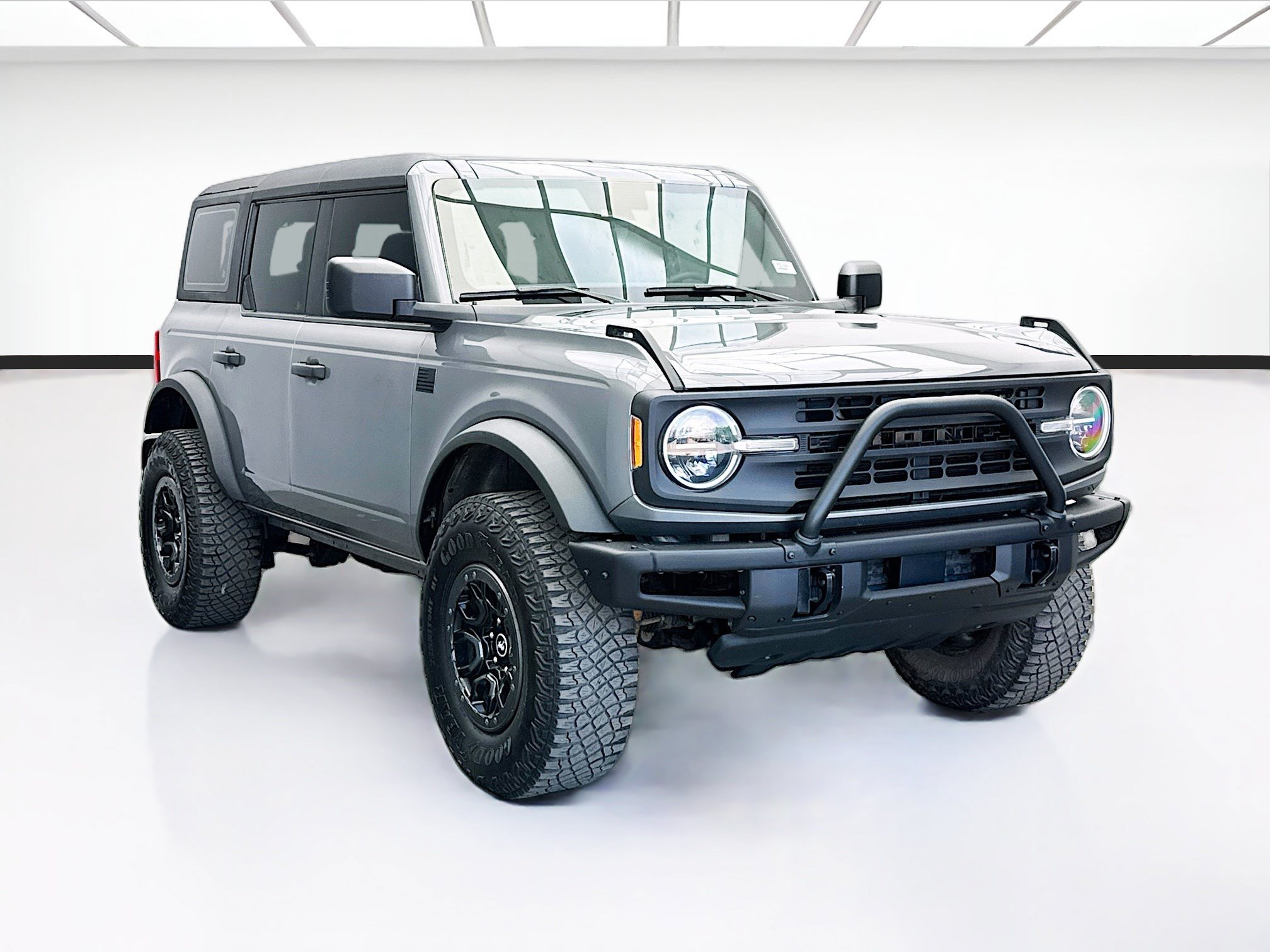 Used 2023 Ford Bronco 4-Door w/ Sasquatch Package AWD/4WD image 3