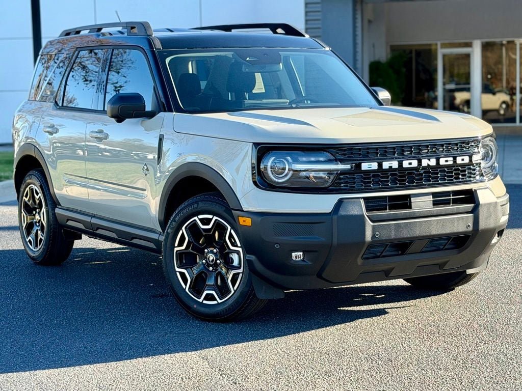 New 2025 Ford Bronco Sport Outer Banks w/ Outer Banks Tech Package+ AWD/4WD image 2