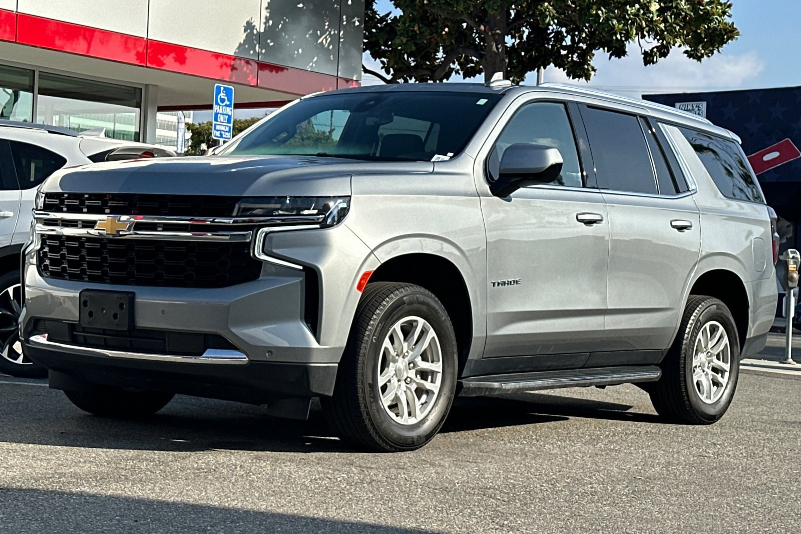 Used 2024 Chevrolet Tahoe LS w/ Driver Alert Package RWD image 8