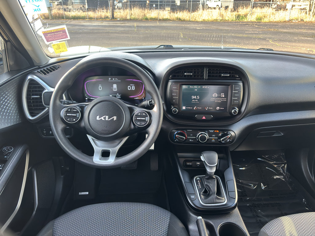 Used 2024 Kia Soul LX w/ Option Group 015 FWD image 17