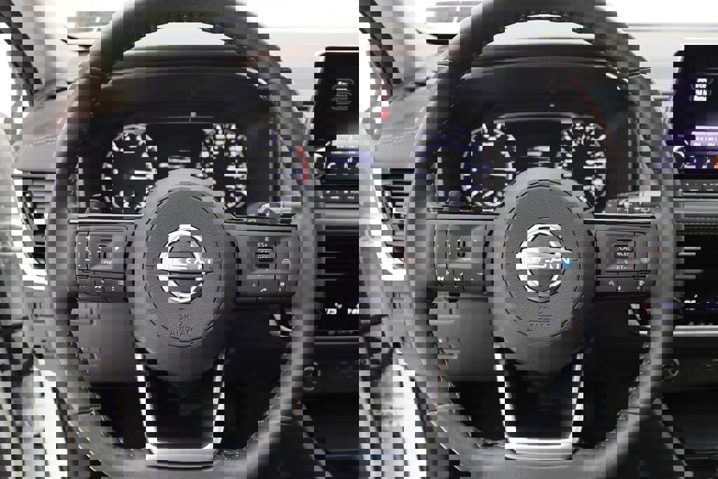 Used 2023 Nissan Rogue SV w/ SV Premium Package image 18