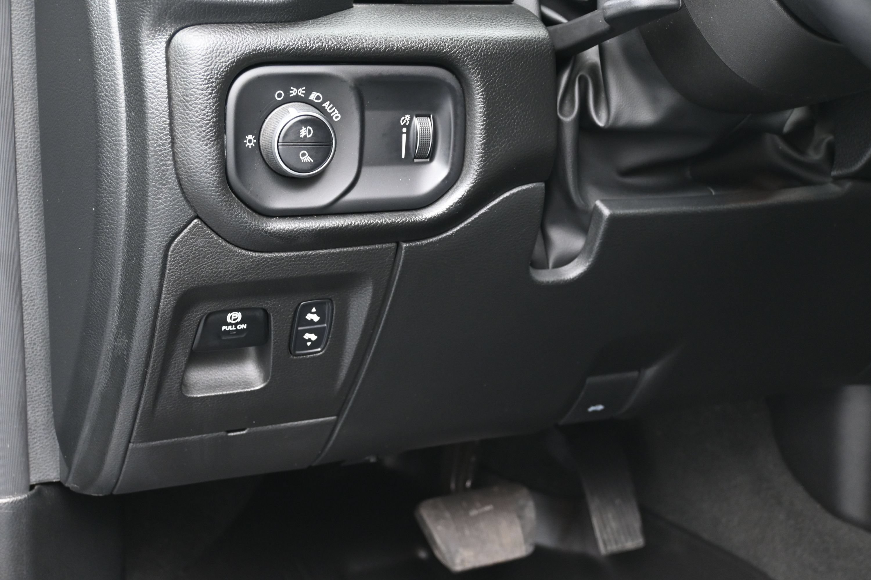 Used 2023 RAM 1500 Big Horn AWD/4WD image 23