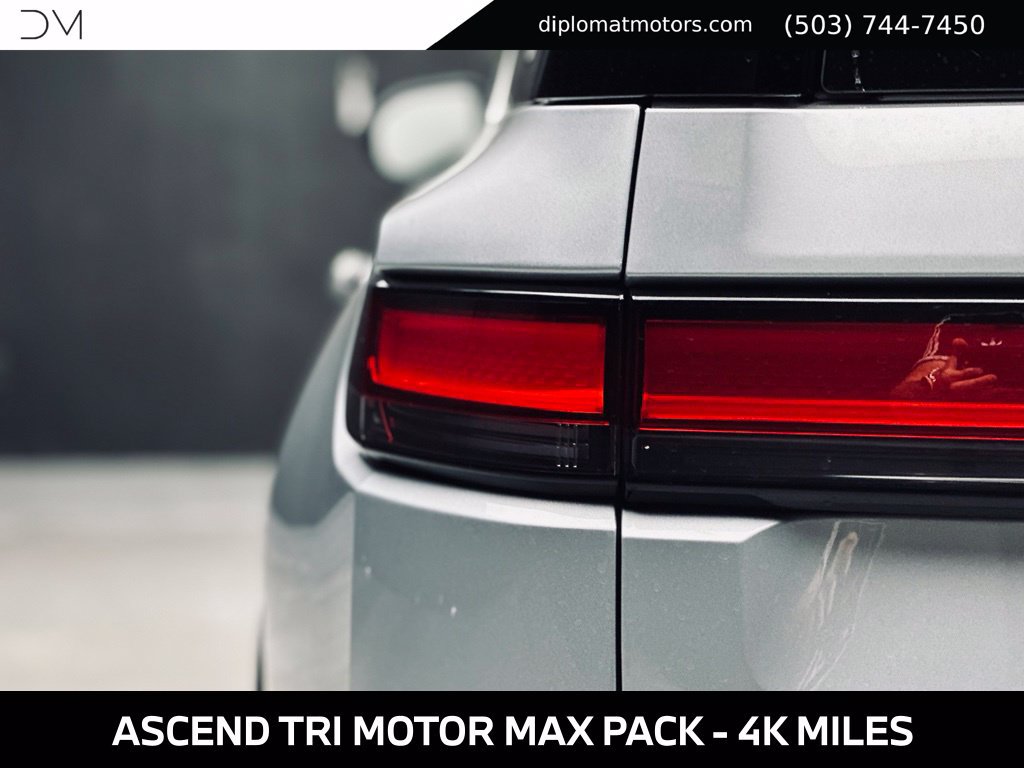Used 2025 Rivian R1S Premium Dual AWD/4WD image 16