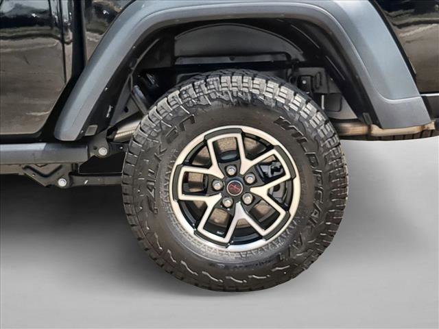 Used 2025 Jeep Gladiator Rubicon w/ Convenience Group AWD/4WD image 25