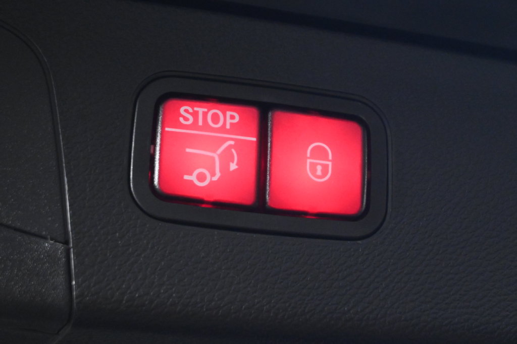Certified 2021 Mercedes-Benz GLC 300 4MATIC image 38