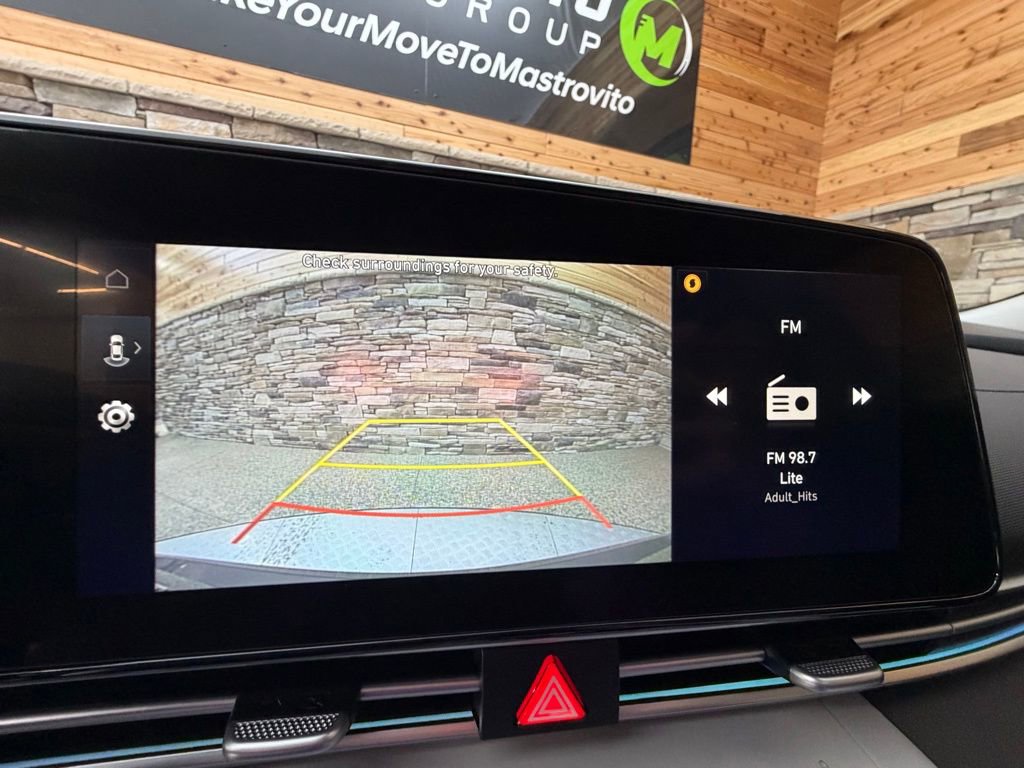 Certified 2025 Hyundai Elantra Limited image 23