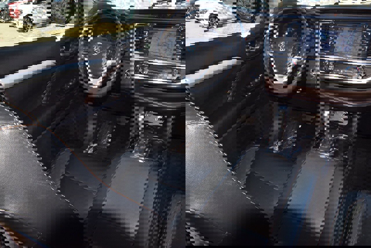 Used 2016 Toyota Highlander XLE image 16