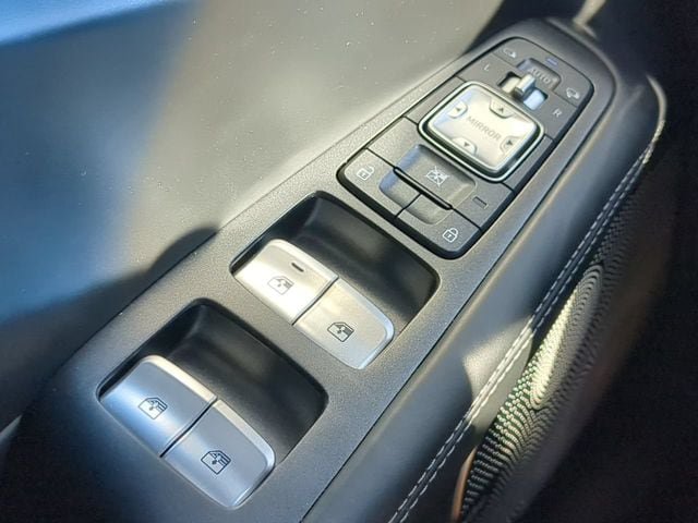 Used 2019 Genesis G90 3.3T Premium RWD image 23