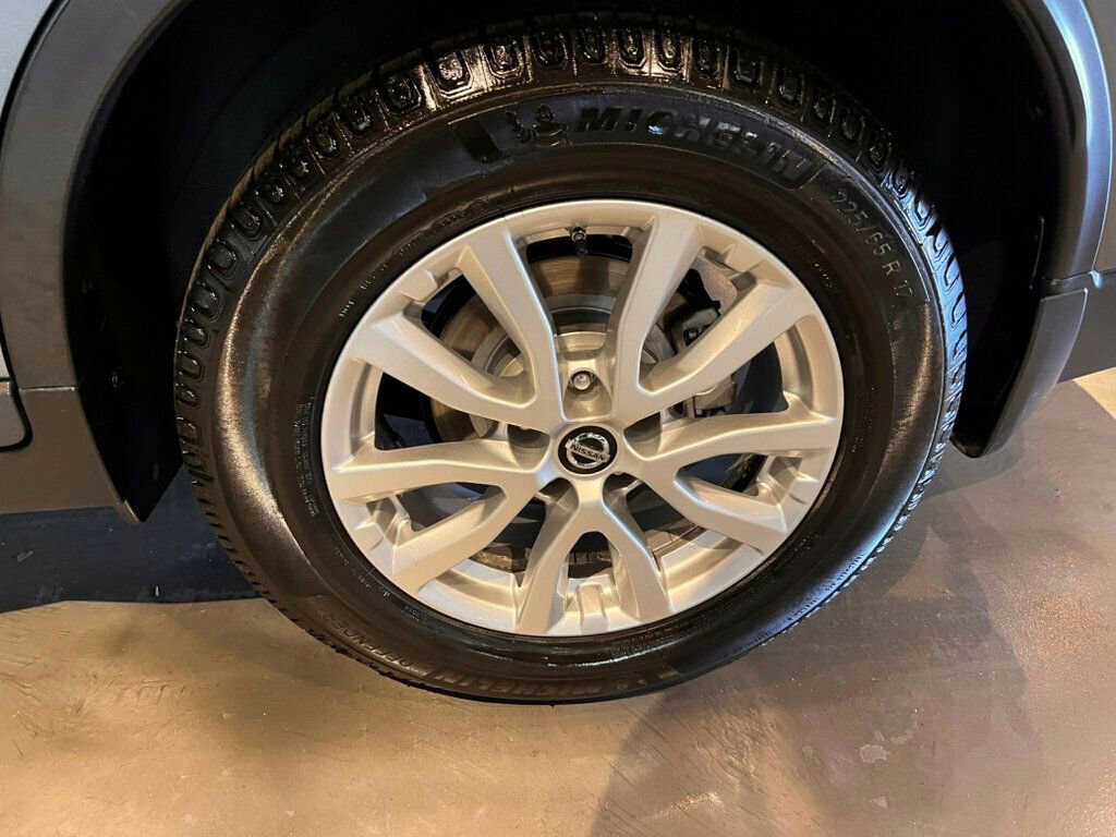 Used 2020 Nissan Rogue S w/ Special Edition Package image 11