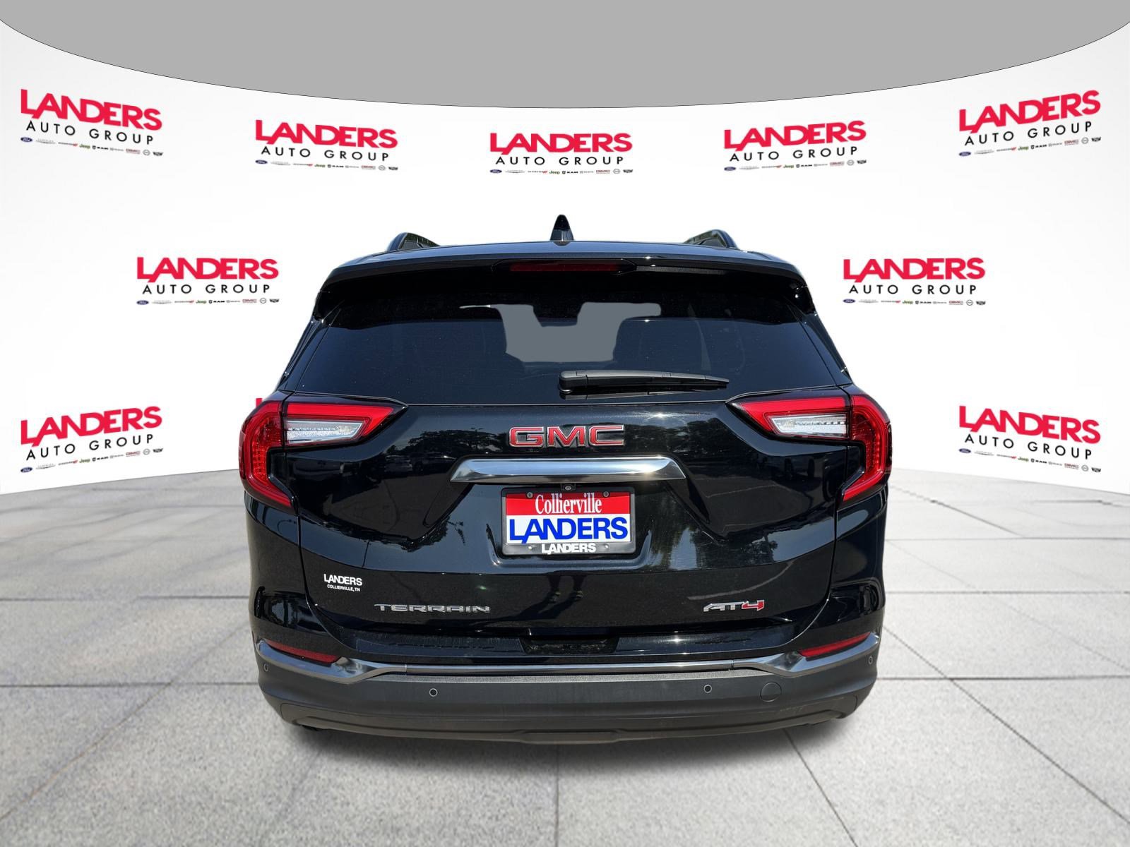 Used 2024 GMC Terrain AT4 image 4