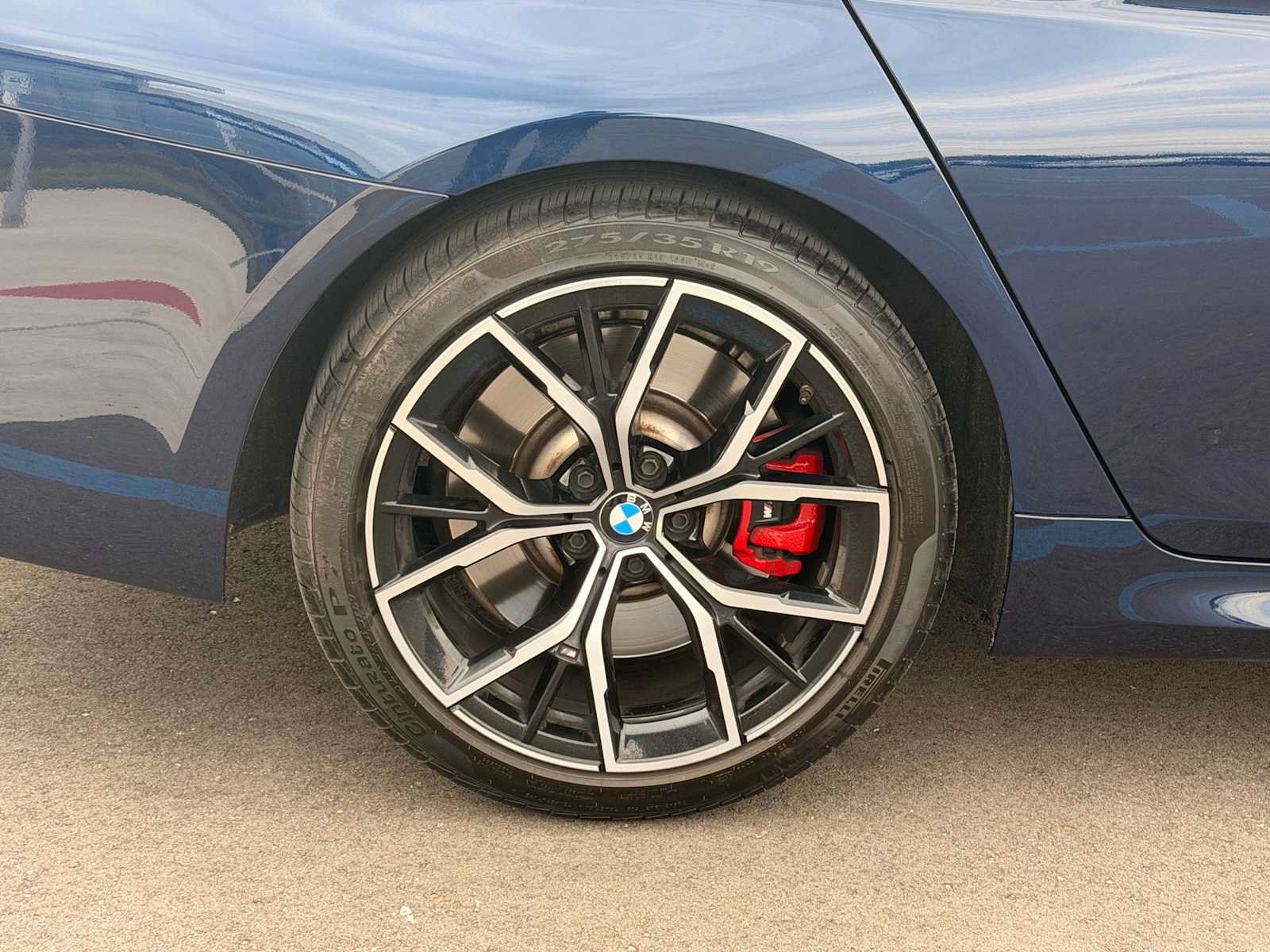 Used 2022 BMW M550i xDrive AWD/4WD image 4