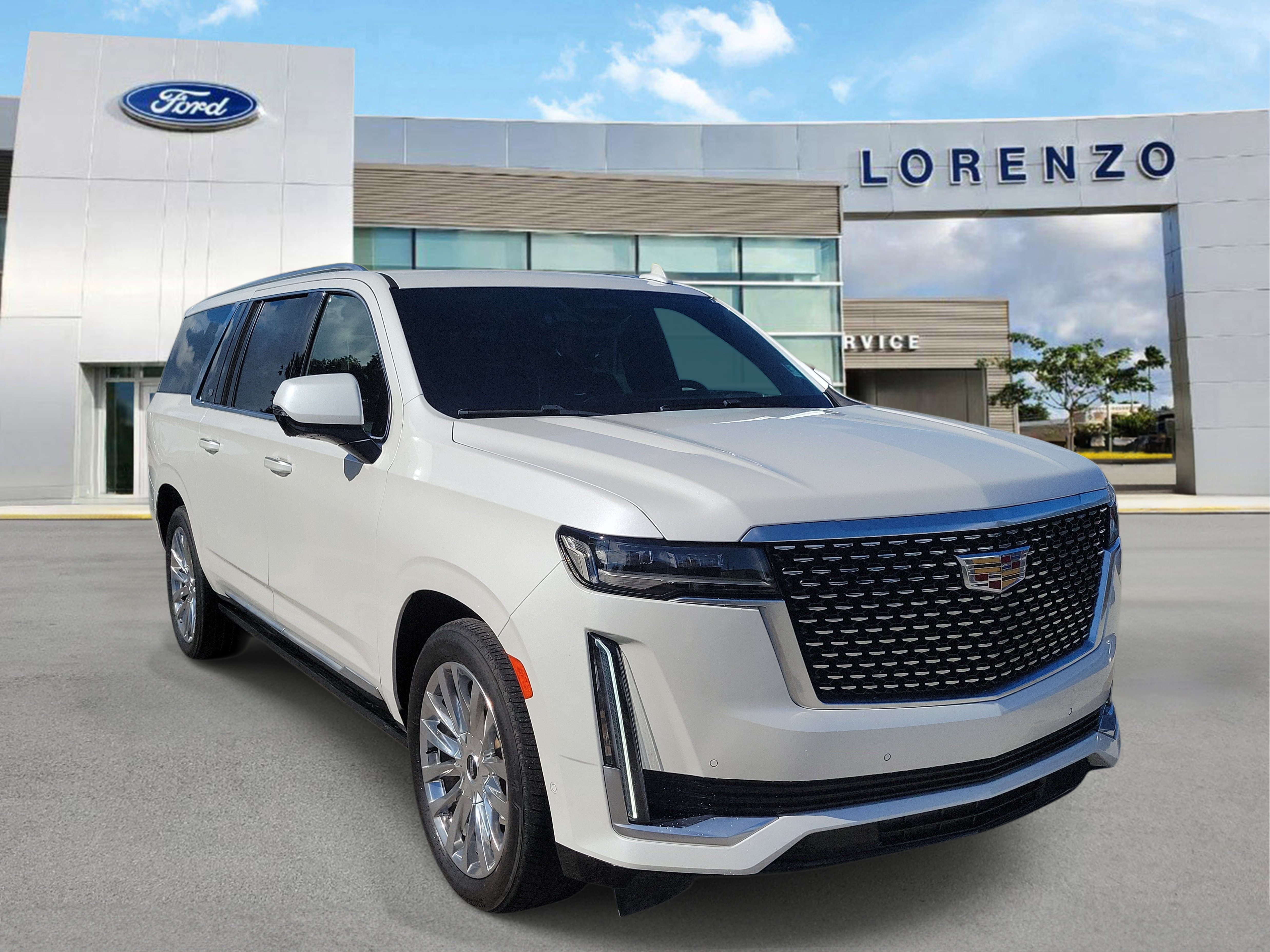 Used 2023 Cadillac Escalade ESV Premium Luxury w/ Performance Package AWD/4WD image 3