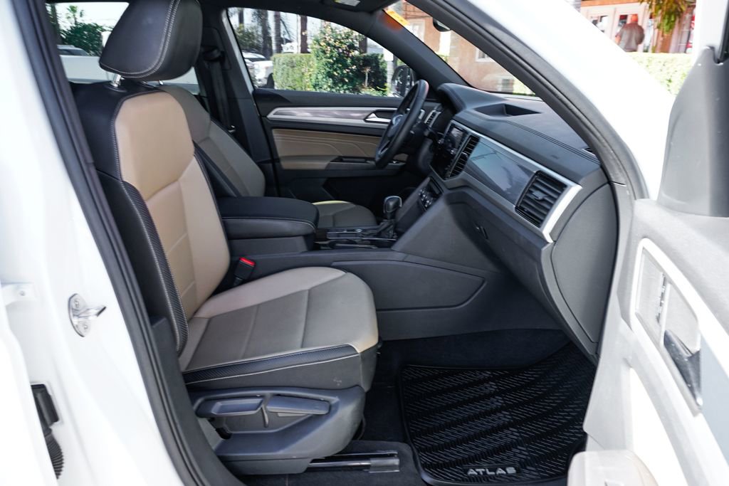 Used 2023 Volkswagen Atlas Cross Sport SE image 44