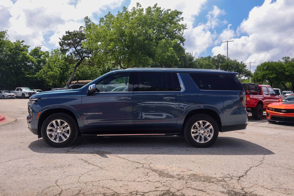 Used 2025 Chevrolet Suburban Premier w/ Sun And Tow Package AWD/4WD image 2
