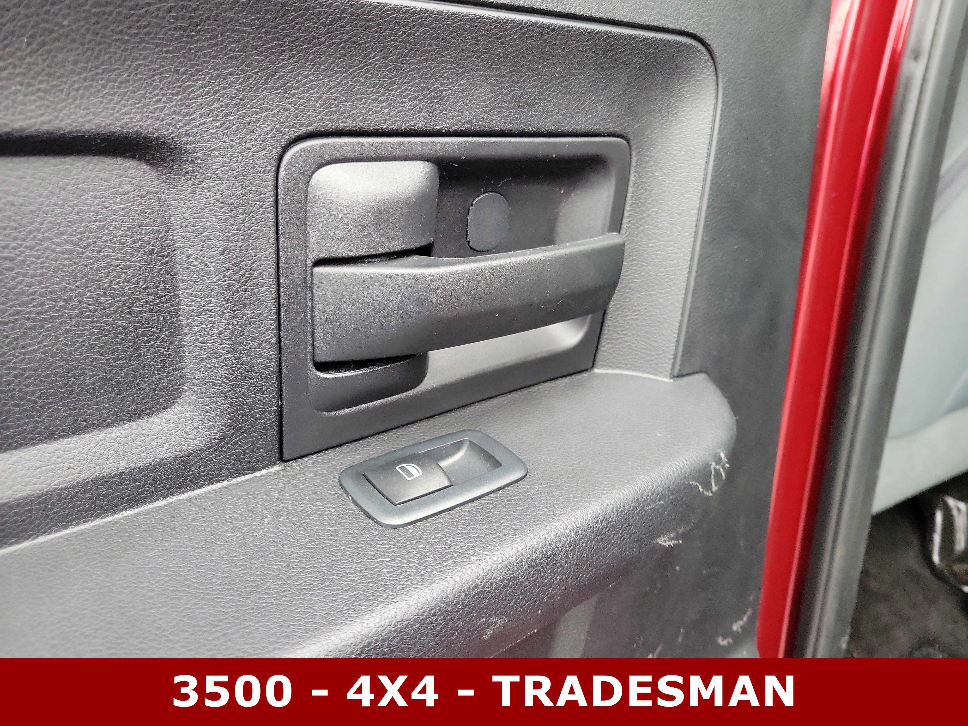 Used 2017 RAM 3500 Tradesman w/ Chrome Appearance Group image 13