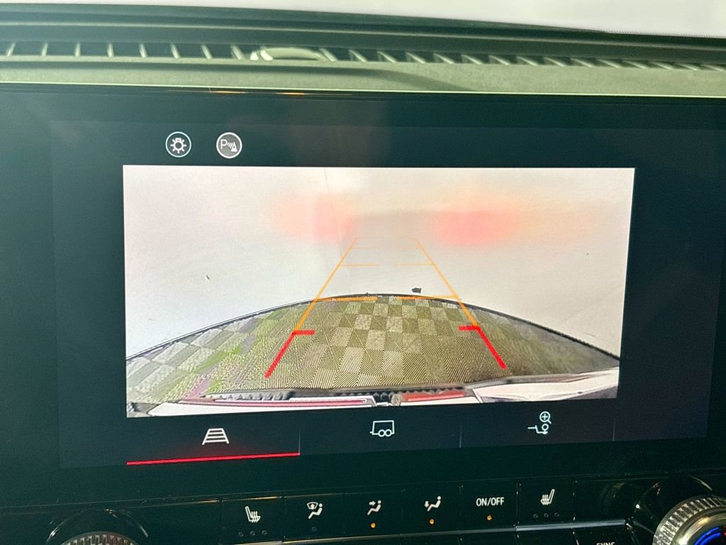 Used 2024 GMC Canyon AT4 w/ Canyon Safety Plus Package image 17