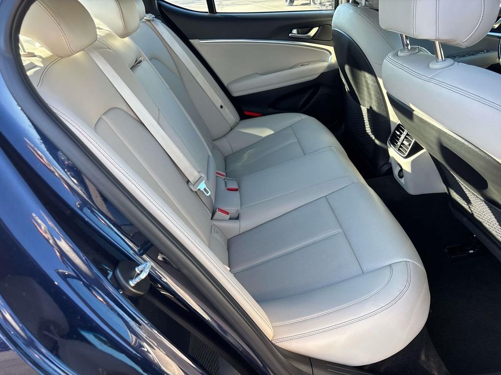 Used 2023 Genesis G70 2.0T AWD/4WD image 12