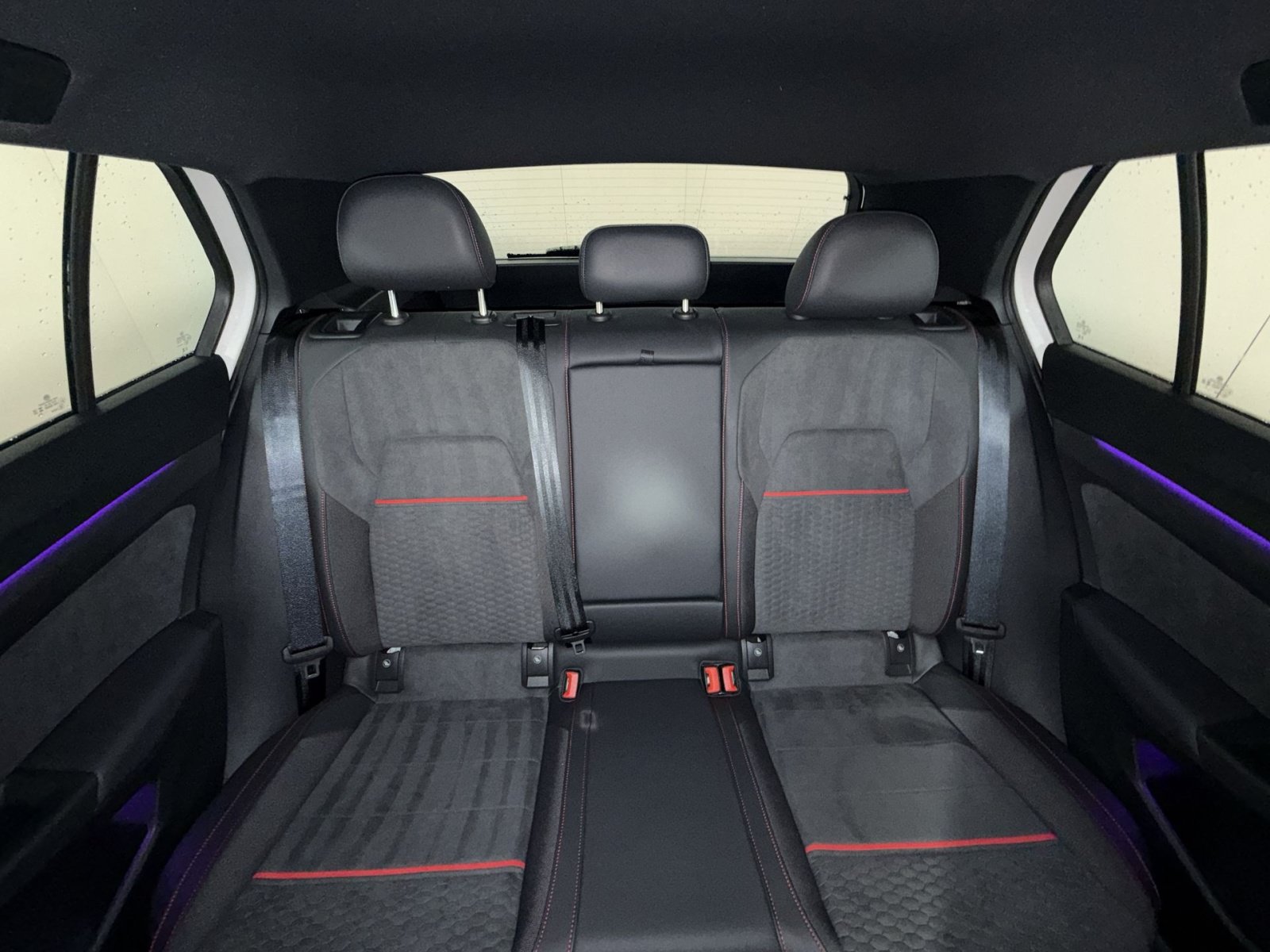 Used 2025 Volkswagen GTI SE FWD image 25