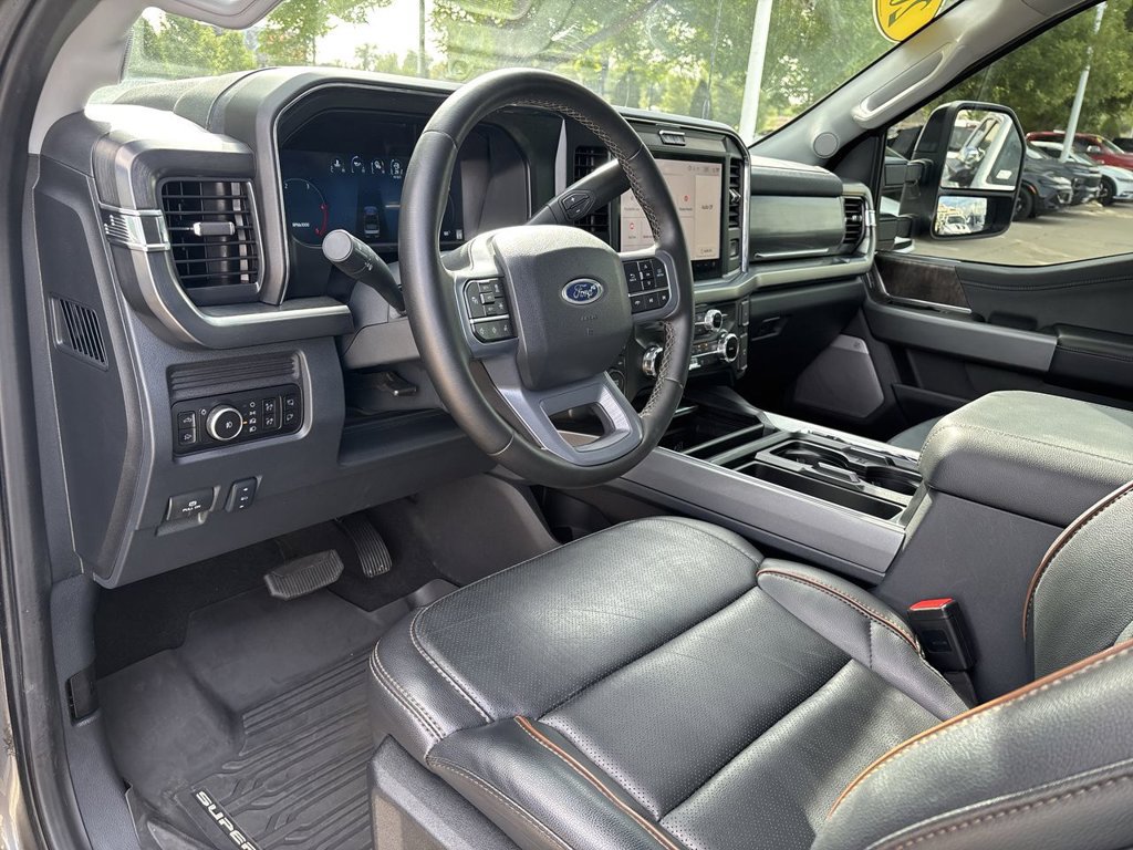 Used 2025 Ford F250 Lariat w/ Lariat Ultimate Package AWD/4WD image 13