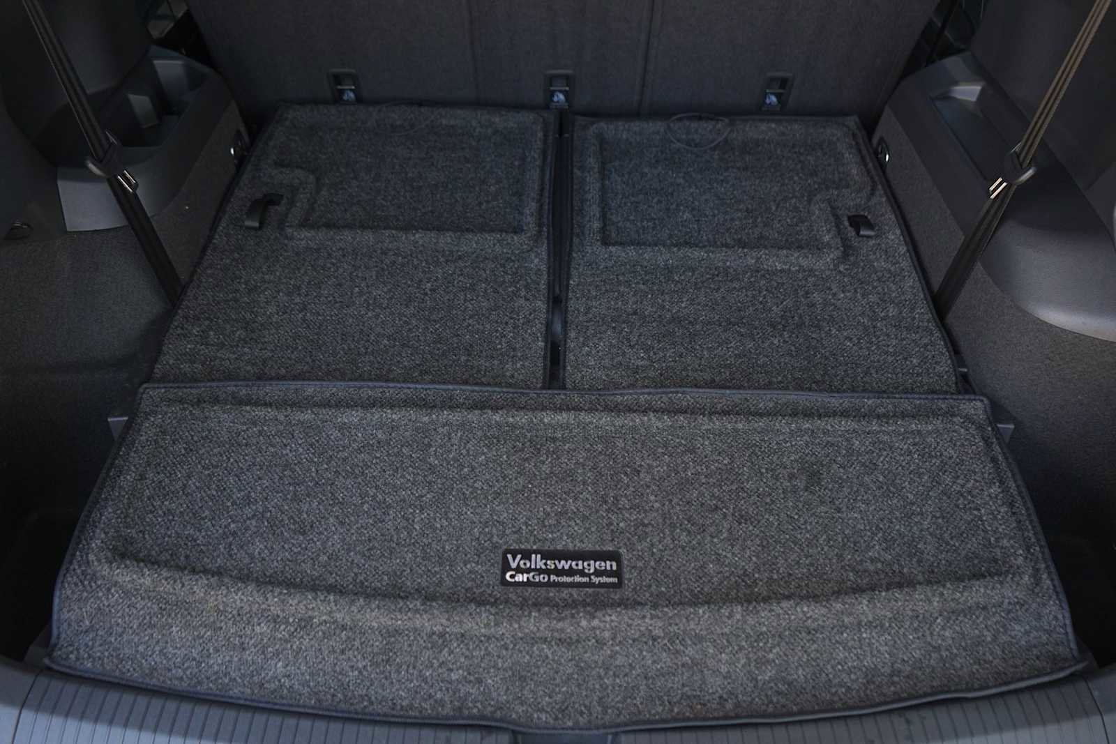 Used 2024 Volkswagen Tiguan SE R-Line FWD image 27