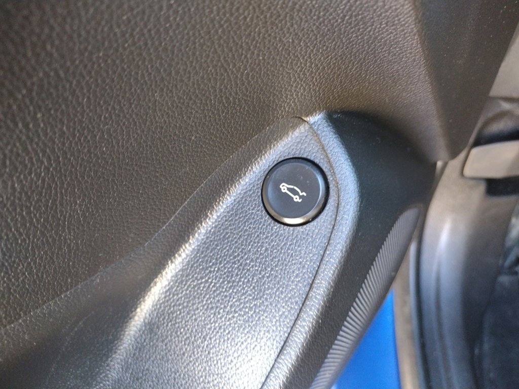 Used 2019 Chevrolet Cruze Premier image 22