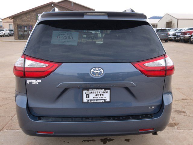 Used 2015 Toyota Sienna LE FWD image 4
