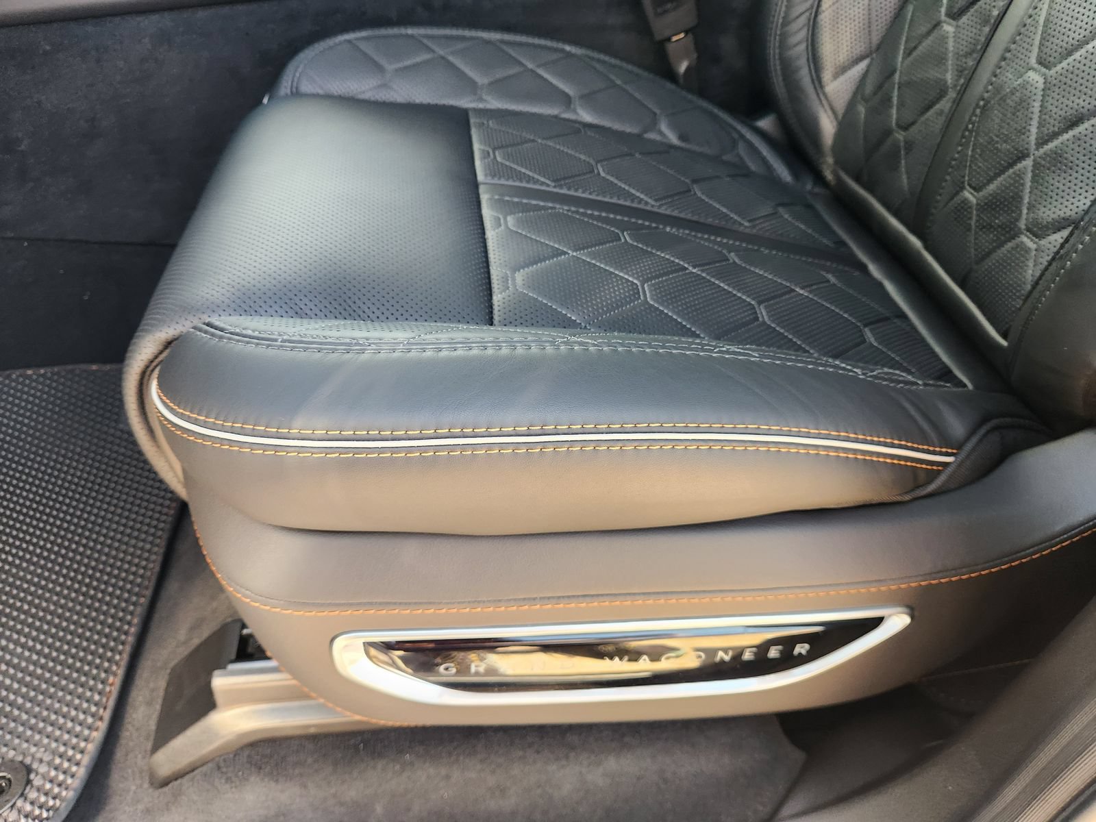 New 2026 Jeep Grand Wagoneer Summit AWD/4WD image 19