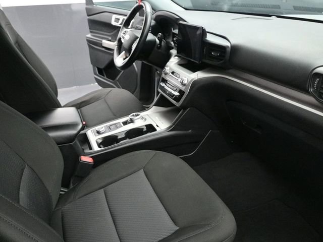 Used 2022 Ford Explorer XLT image 18