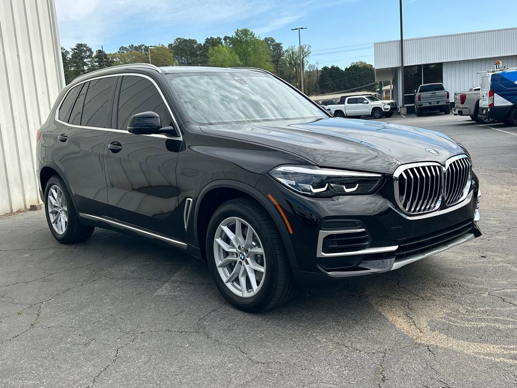 Used 2023 BMW X5 xDrive40i w/ Premium Package image 4